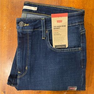 Women’s Levi Jeans